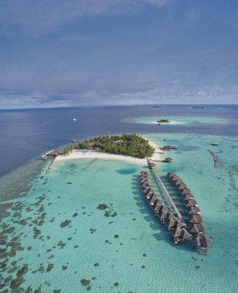 Outrigger Maldives Maafushivaru Resort, Maldivi 5