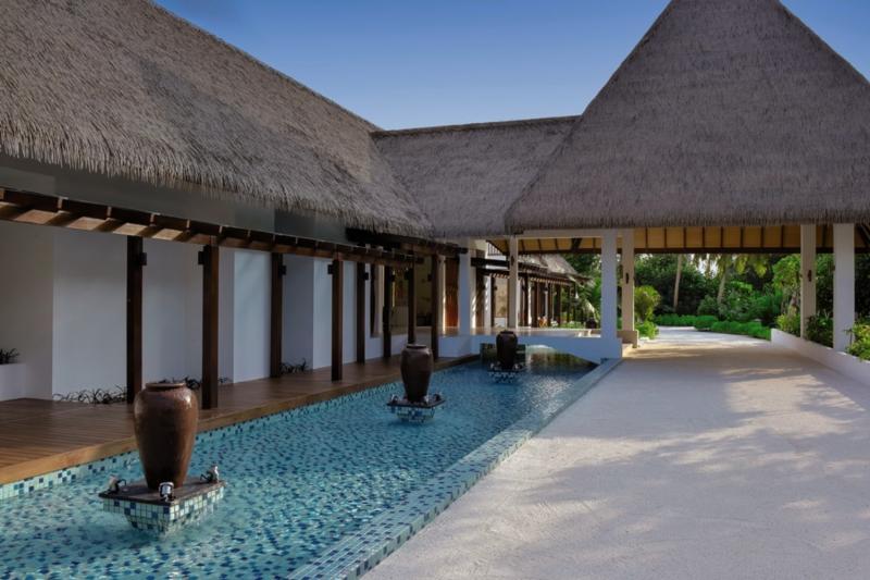 Mercure Maldives Kooddoo Resort, Maldivi 5
